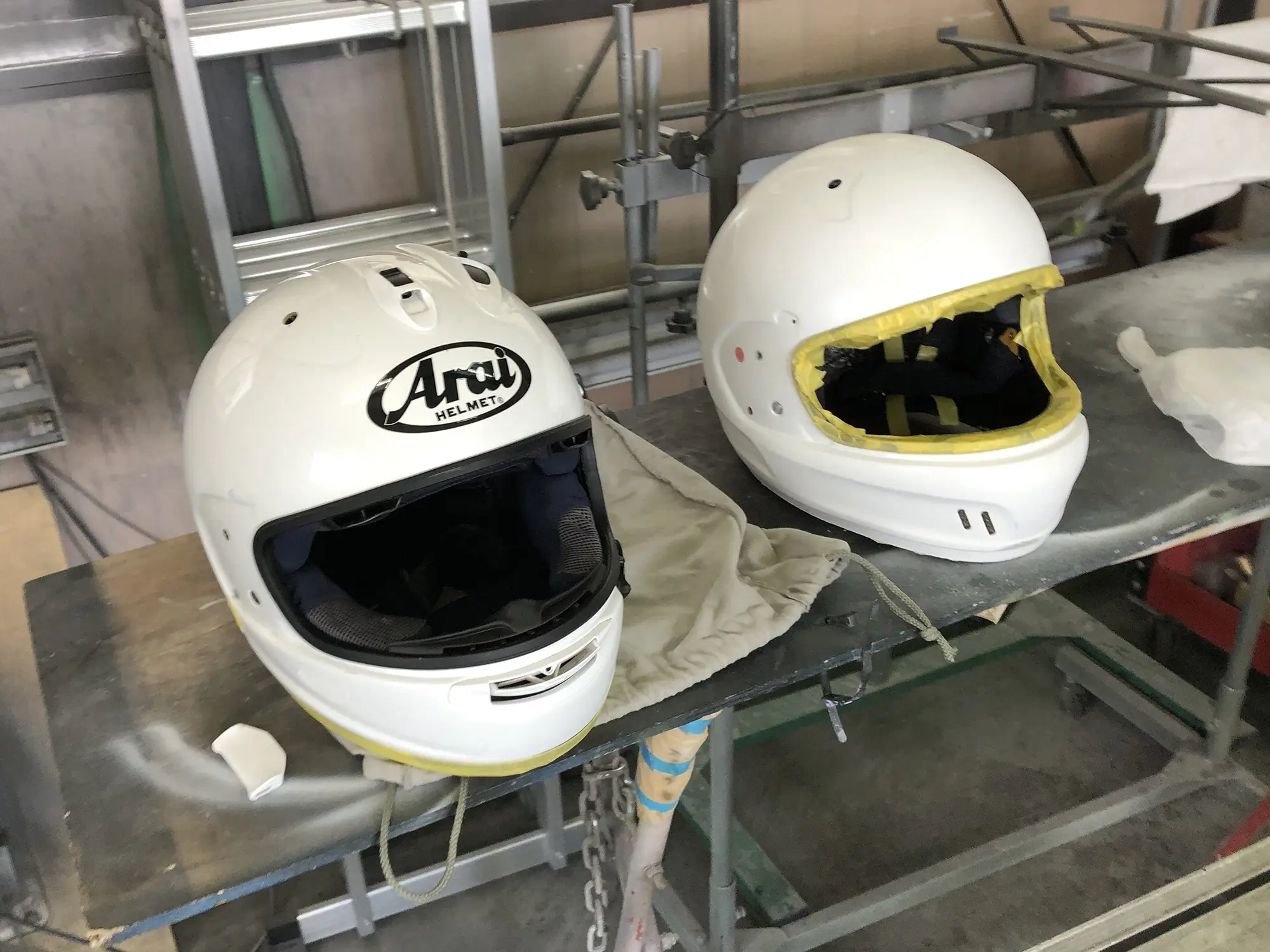 ヘルメットのキズ補修や塗り替え。