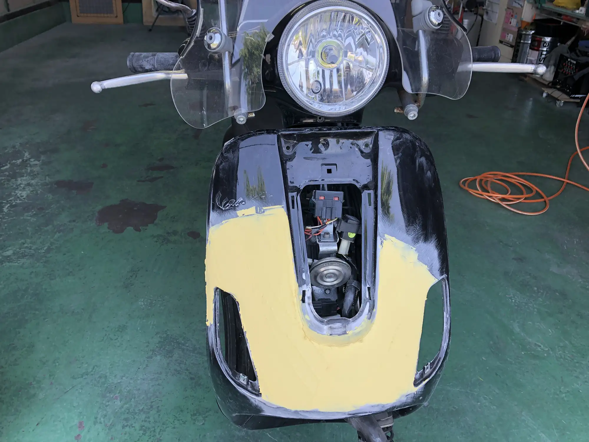 PIAGGIO VESPA フロント側ボディ-修復