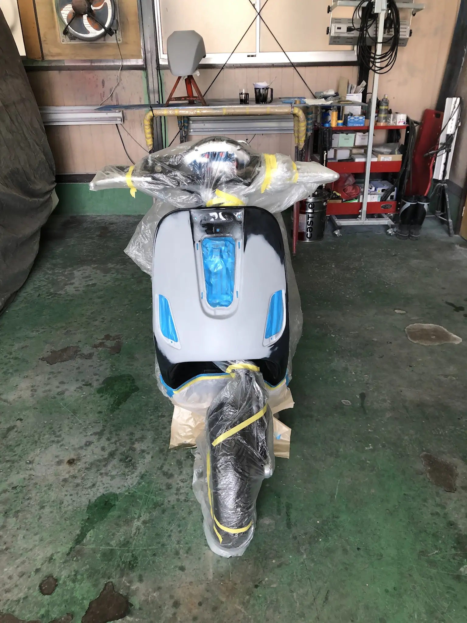 PIAGGIO VESPA フロント側ボディ-修復